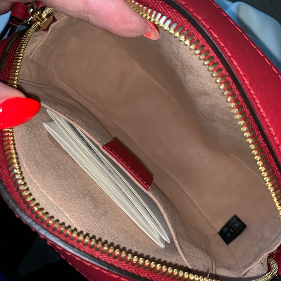 SOLD—- Gucci Bloom crossbody/shoulder bag! - Picture 3 of 5